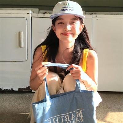 公园里的女孩